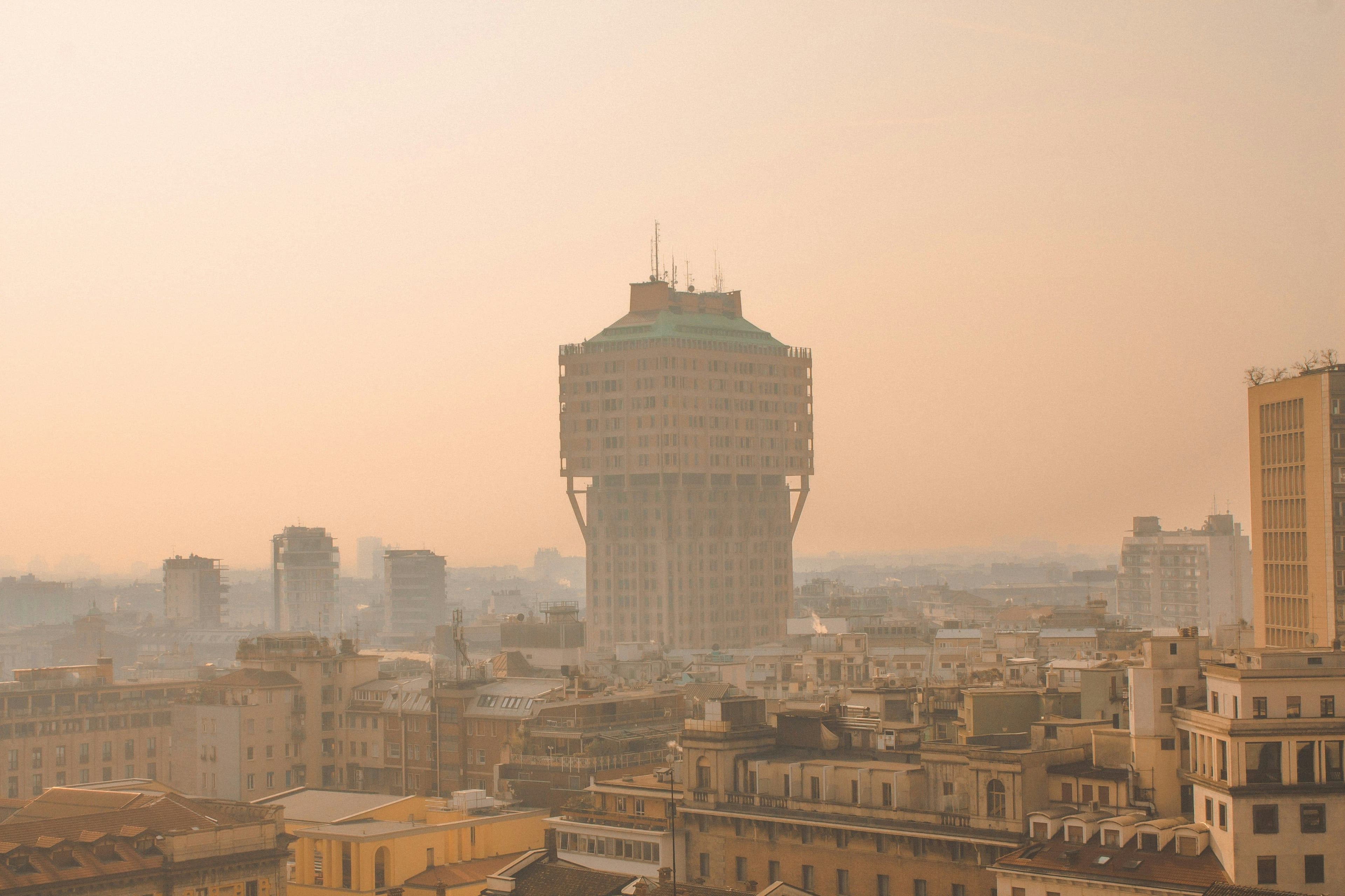 Emergenza Smog - a Milano e in tutta la Pianura Padana l’aria è irrespirabile: la prima causa è il riscaldamento domestico (59%)
