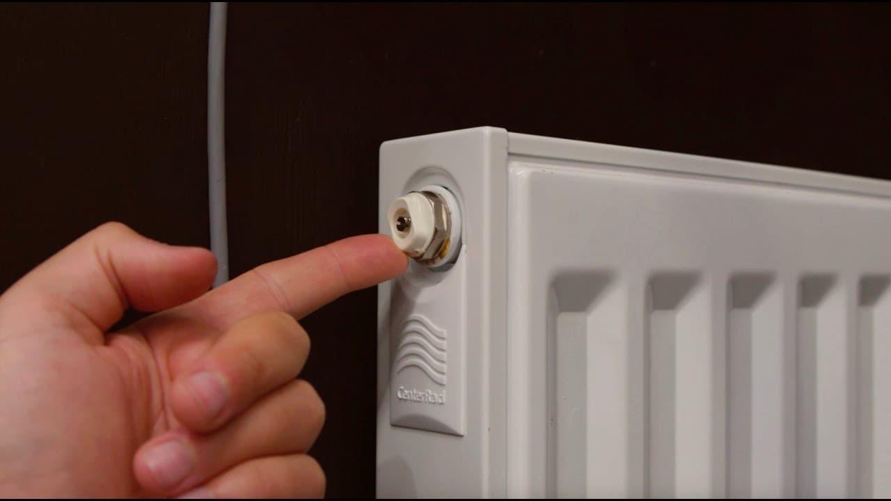 Video thumbnail - Get your heat pump winter ready - How to bleed your radiator